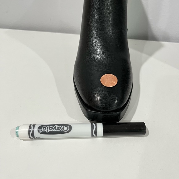 Chinese Laundry Dodger ankle bootie NIB - Picture 5 of 5